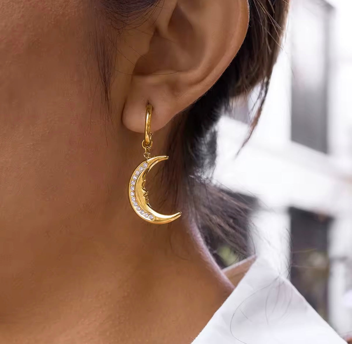 Moon Hoops