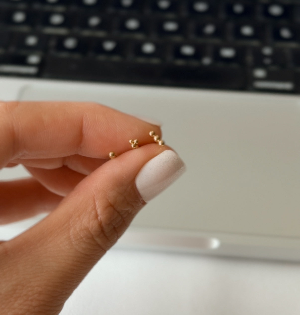 Beads Line Stud