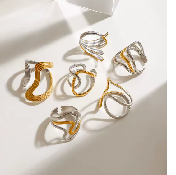 Two Tone Wavy Ring