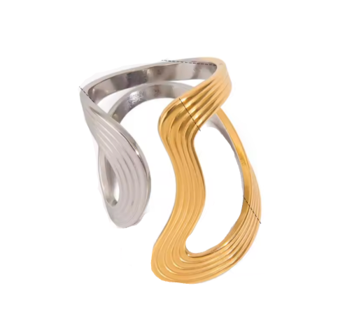 Two Tone Wavy Ring