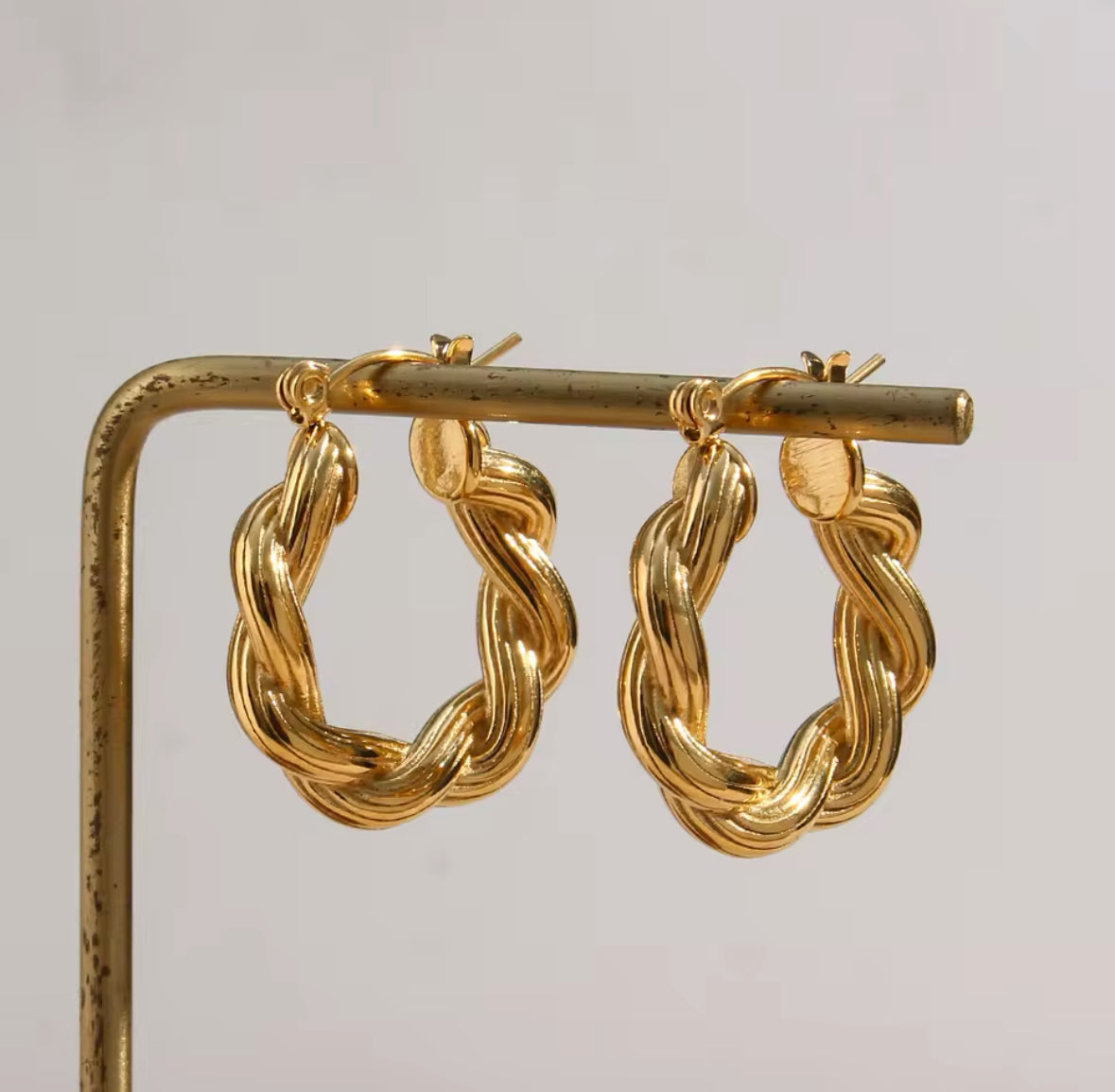 Twisted  Hoops